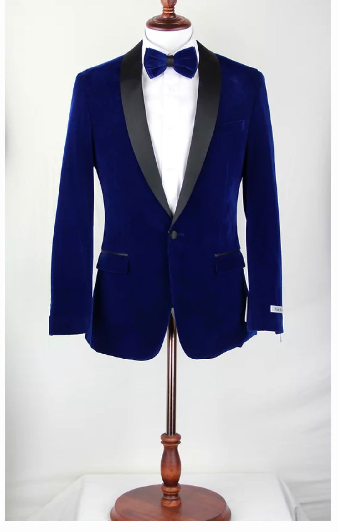Slim-Fit Tuxedo Velvet Jacket